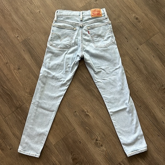 Levi’s Wedgies - Picture 2 of 3